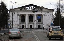 ساختمان تئاتر ماریوپول که در ابتدای درگیریها با بمباران روسیه تخریب شد