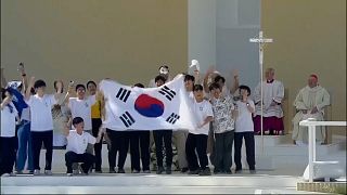 Южно-корейская молодежь на мессе в Лиссабоне