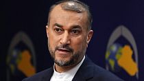 وزير الخارجية الإيراني حسين أمير عبد اللهيان يتحدث خلال مؤتمر صحفي مع نظيره العراقي فؤاد حسين خلال زيارته لبغداد، العراق، الأربعاء 22 فبراير 2023