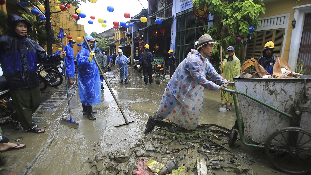 أمطار غزية وفيضانات في فيتنام، أرشيف