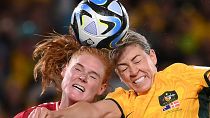 جدال تیم‌های استرالیا و دانمارک در مسابقات فوتبال جام جهانی زنان