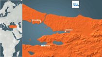 La explosión tuvo lugar cerca de las 15 horas en el puerto de la provincia de Kocaeli, a unos 70 kilómetros al sureste de la capital turca.