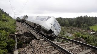 خروج قطار عن مساره بسبب الأمطار الغزيرة في شرق السويد