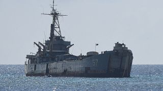 سفينة البحرية الفلبينية بي آر بي سييرا مادري في ثان توماس شول في جزر سبراتلي في بحر الصين الجنوبي المتنازع عليه، في 23 أبريل 2023 