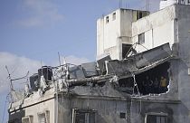 Beschädigtes Gebäude nach Hausabriss durch israelische Soldaten.