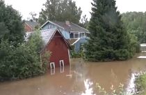 Ház félig vízben a norvégiai Gran településen (Innlandet megye) 2023. augusztus 8-án