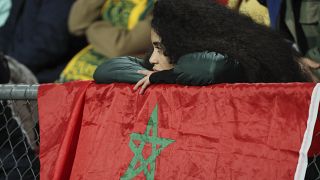 مشجعة مغربية خلال دور الـ16 لكأس العالم للسيدات في مباراة كرة القدم بين فرنسا والمغرب في أديليد بأستراليا.