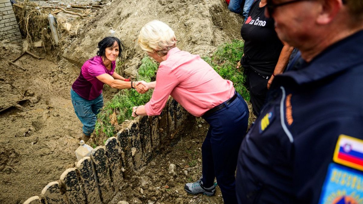 Ursula von der Leyen im Überschwemmungsgebiet in Slowenien