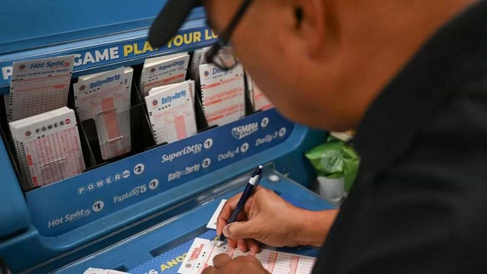 Mega Millions ticket sold in Florida wins $1.58 billion jackpot, the third-largest in US history thumbnail