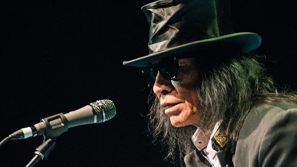 Sixto Rodriguez: 'Searching for Sugar Man' singer dies aged 81