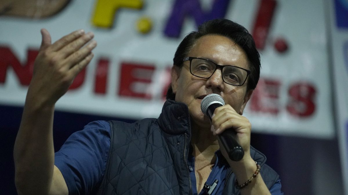Il candidato alle elezioni presidenziali Fernando Villavicencio, pochi minuti prima di essere ucciso