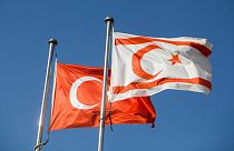 KKTC ve Türkiye bayrakları