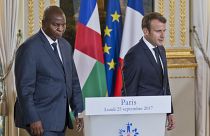 رئيس جمهورية إفريقيا الوسطى تواديرا والرئيس الفرنسي ماكرون
