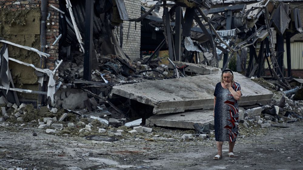 Evacuations in northeastern Ukraine amid Russian advances thumbnail