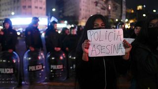 وقفة احتجاجية في العاصمة الأرجنتينية بوينس آيرس بعد مقتل متظاهر على يد الشرطة