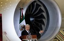 В частных руках Mexicana de Aviacion уже на протяжении 13 лет числилась банкротом. Президент Мексики уверен, что под руководством военных у авиаперевозчика есть будущее.