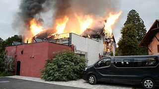 النزل في فينتزنهايم خلال محاولات إطفاء الحريق، 9 أغسطس 2023