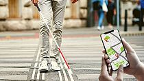 Görme engelliler için geliştirilen aplikasyon GPS sinyallerini kullanarak güvenli bir şekilde kullanıcı için yön tayin ediyor.