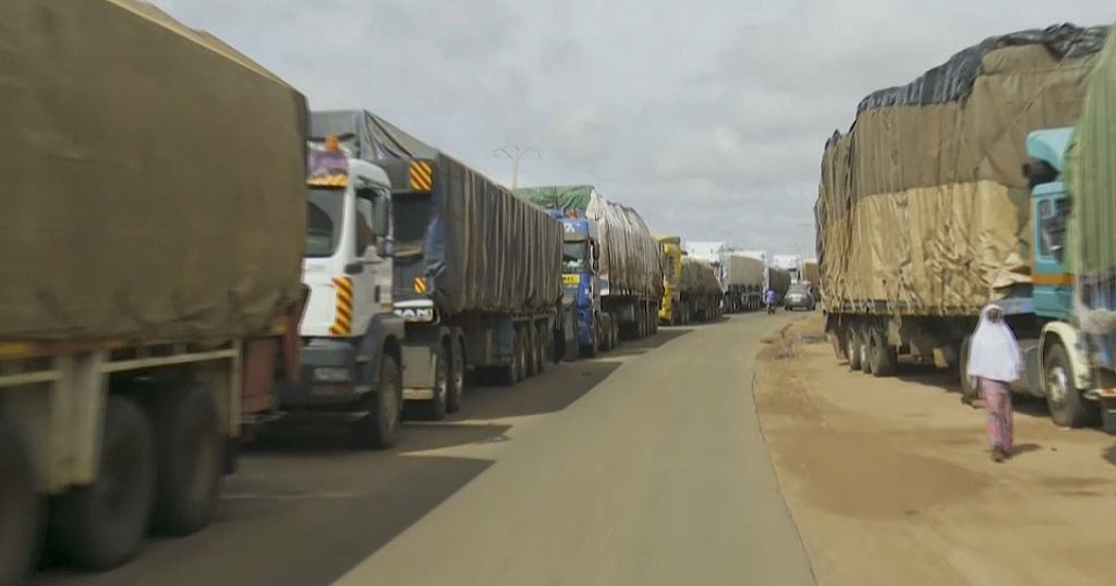 Benin: Hundreds of trucks blocked at border with Niger following coup