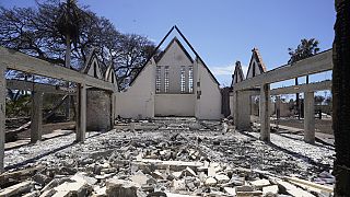 Os restos de uma igreja, após a passagem das chamas vorazes pela ilha de Maui, no Havai