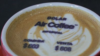 Café con la tasa de cambio del "dolar blue"