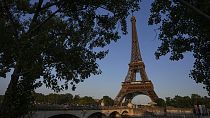 برج إيفل في باريس-فرنسا.