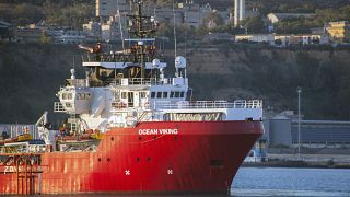 Спасательное судно Ocean Viking в Порто-Эмпедокле, Сицилия, июль 2020 года. 