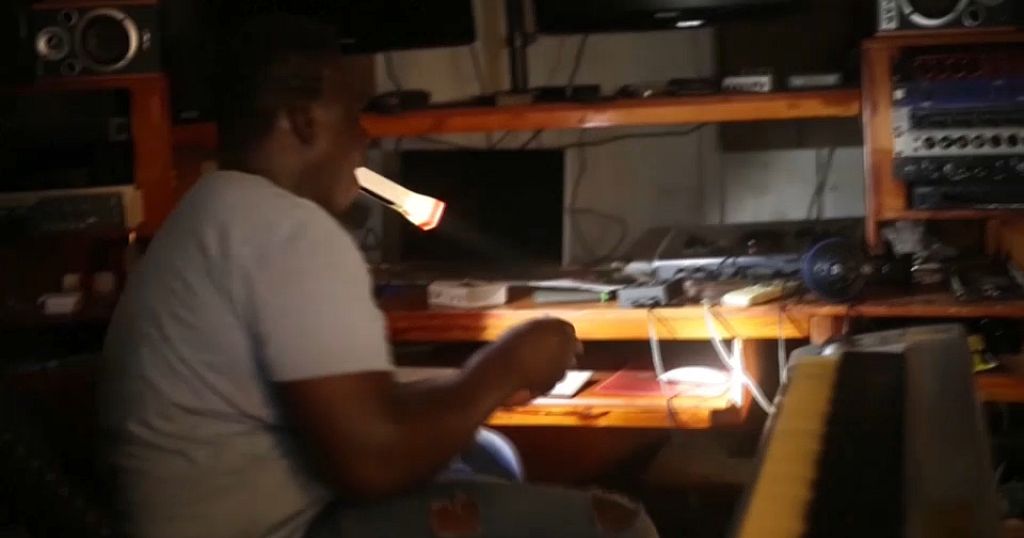 Niger: Black outs from one of ECOWAS sanctions hurting business Niger: Black outs from one of ECOWAS sanctions hurting business