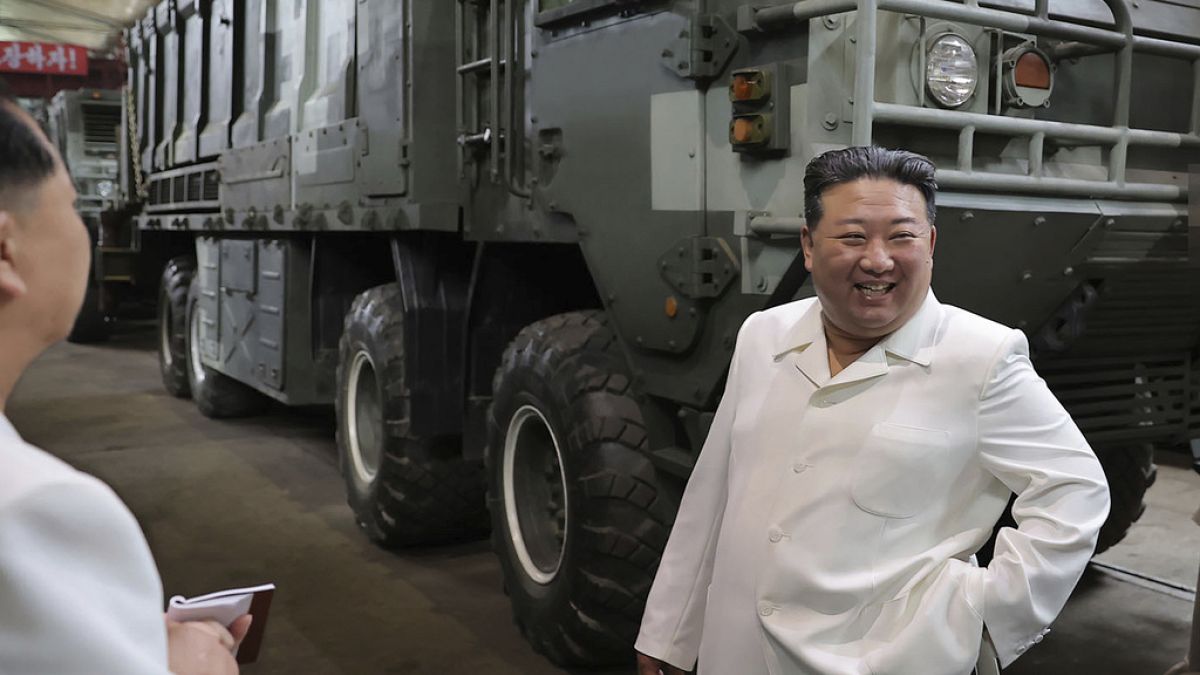 كيم يتفقد مصانع أسلحة في كوريا الشمالية ويدعو لتعزيز إنتاج الصواريخ، الإثنين 14 أغسطس 2023