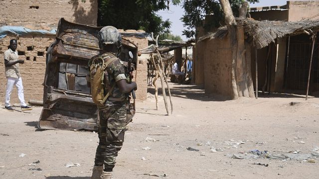 Niger: at least 6 soldiers and 10 