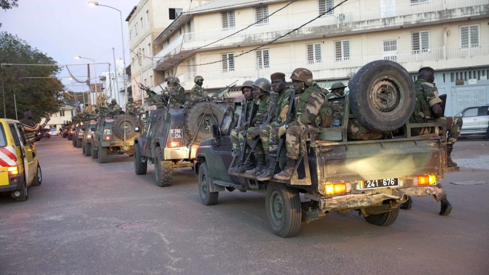 مقتل 17 جنديا في النيجر عند حدود بوركينا فاسو.. ودعوات دولية لحل سلمي في نيامي