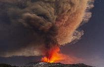 Erupción del volcán Etna lleva al cierre temporal del aeropuerto de Catania 