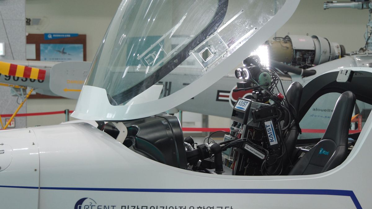 Meet 'Pibot,' the humanoid robot that can safely pilot an airplane ...