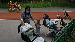 Çin'de doğurganlık oranı rekor seviyeye geriledi
