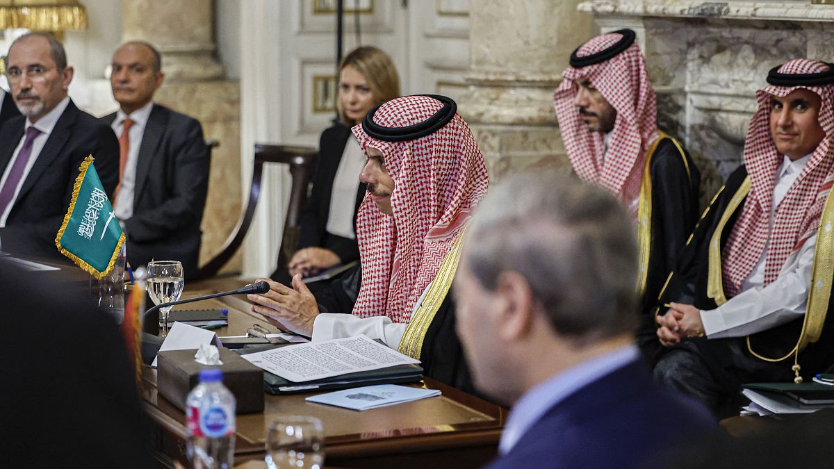 وزراء خارجية عرب مجتمعون في القاهرة ضمن لجنة الاتصال العربية الخاصة بسوريا