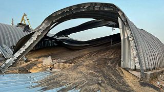Un grenier à blé détruit par une attaque de drone russe dans un port du Danube près d'Odessa, en Ukraine, mercredi 16 août 2023.
