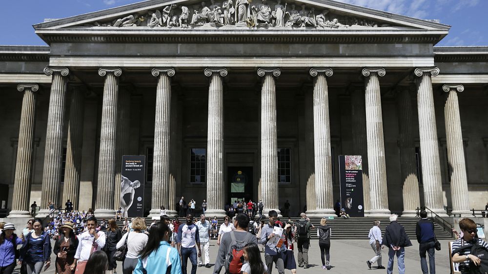 Le directeur du British Museum démissionne suite à une controverse sur les objets volés