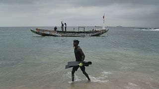 Holttestek felkutatása a szenegáli partoknál, július végén