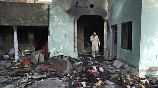Πυρπολημένη χριστιανική εκκλησία στο Πακιστάν μετά από επίθεση μουσουλμανικού όχλου