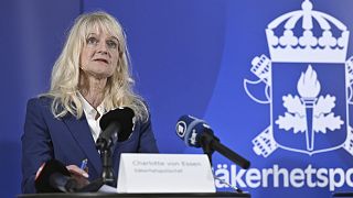 A svéd biztonsági rendőrség vezetője, Charlotte von Essen sajtótájékoztatóján