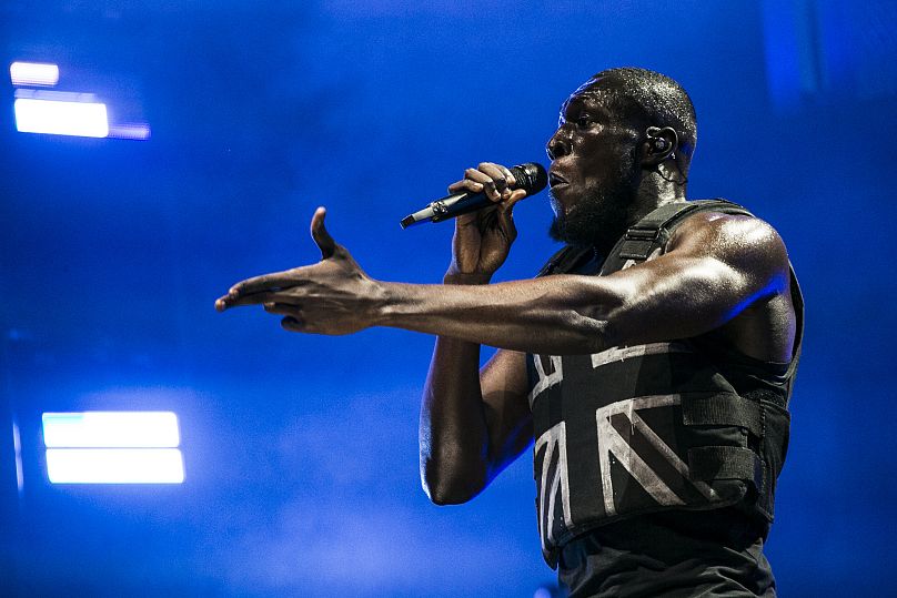 Stormzy durante su actuación en Glastonbury.