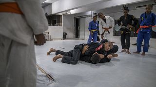Brésil : le jiu-jitsu, bouée de sauvetage pour les enfants des favelas