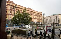 نمایی از میدان لوبیانسکایا در مسکو مشرف به ساختمان سرویس امنیت فدرال (کا.گ.ب. سابق)، ۱۲ ژوئیه ۲۰۲۳