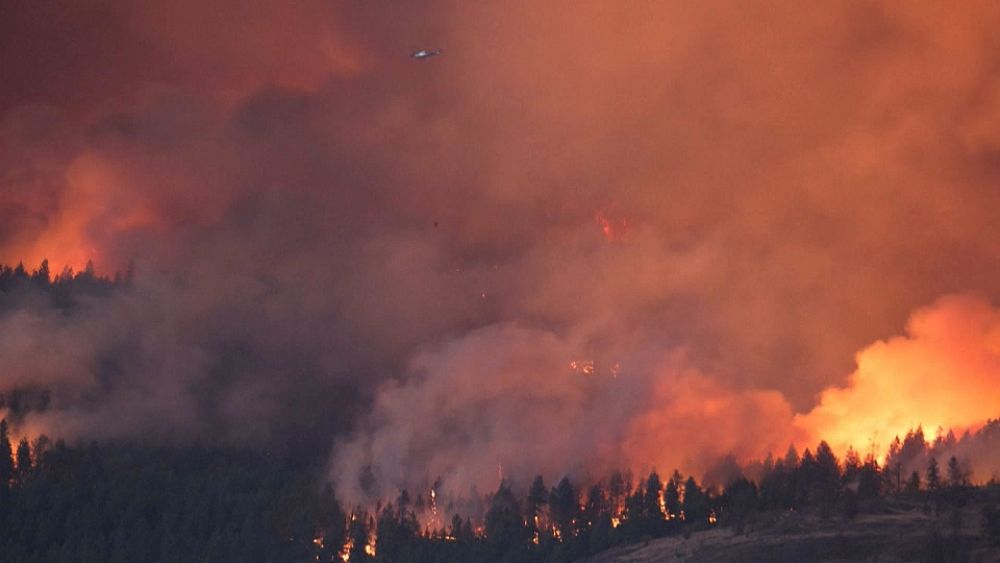 VIDÉO : Le feu à perte de vue : il faut voir ces photos des feux de forêt au Canada