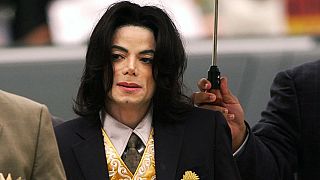 Şarkıcı Michael Jackson'ın şirketlerine istismar davası açılabilecek (arşiv)