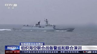 En esta imagen tomada de un vídeo de la CCTV china, un buque de guerra chino realiza ejercicios en una zona cercana a Taiwán el sábado 19 de agosto. 2023. 