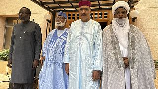 de gauche à droite, Mousa Tourey, Abdulalamni Abubakar, Mohamed Bazoum, Alhaji Muhammad Saad Abubakar III, Niamey, le 19 août 2023