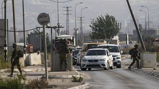 نقطة تفتيش إسرائيلية في بلدة حوارة