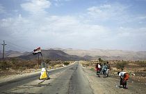 Yemen'de Suudi Arabistan sınırına yürüyen göçmenler / Arşiv