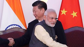الزعيم الصيني شي جين بينغ ورئيس وزراء الهند ناريندرا مودي [أرشيف]